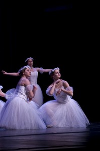 Bristol Ballet dancers wore flowing white classical Romantic tutus for the elegant evening.
