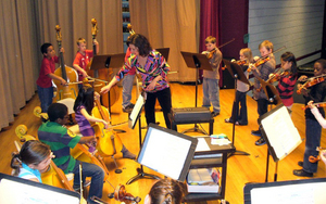 Kim Barrett (Academy of Strings) leading string instruction at Mountain View Elementary School, Johnson City, Tenn.