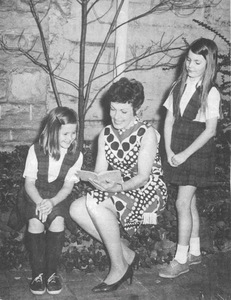 Catherine DeCaterina, director of the Bristol Children's Theatre, helps Lisa Schoenhardt, seated, and Mary Capers Bledsoe with their lines for a future play.
