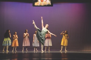Bristol Ballet's "Unbroken Circle, Bristol's Music in Motion" is a blend of classical ballet and the music of the Bristol Sessions. The Empty Bottle String Band performs sets throughout the production.