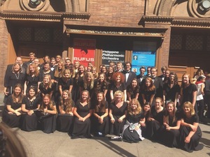 The Highlands Youth Ensemble in front of Carnegie Hall